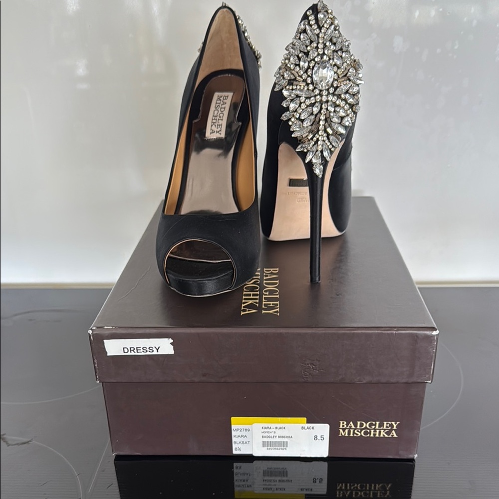 Badgley Mischka Black Peep-Toe Heels